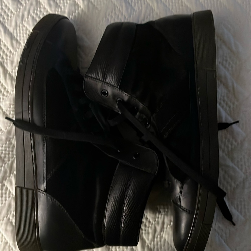 Men Black Salvatore Ferragamo Sneakers